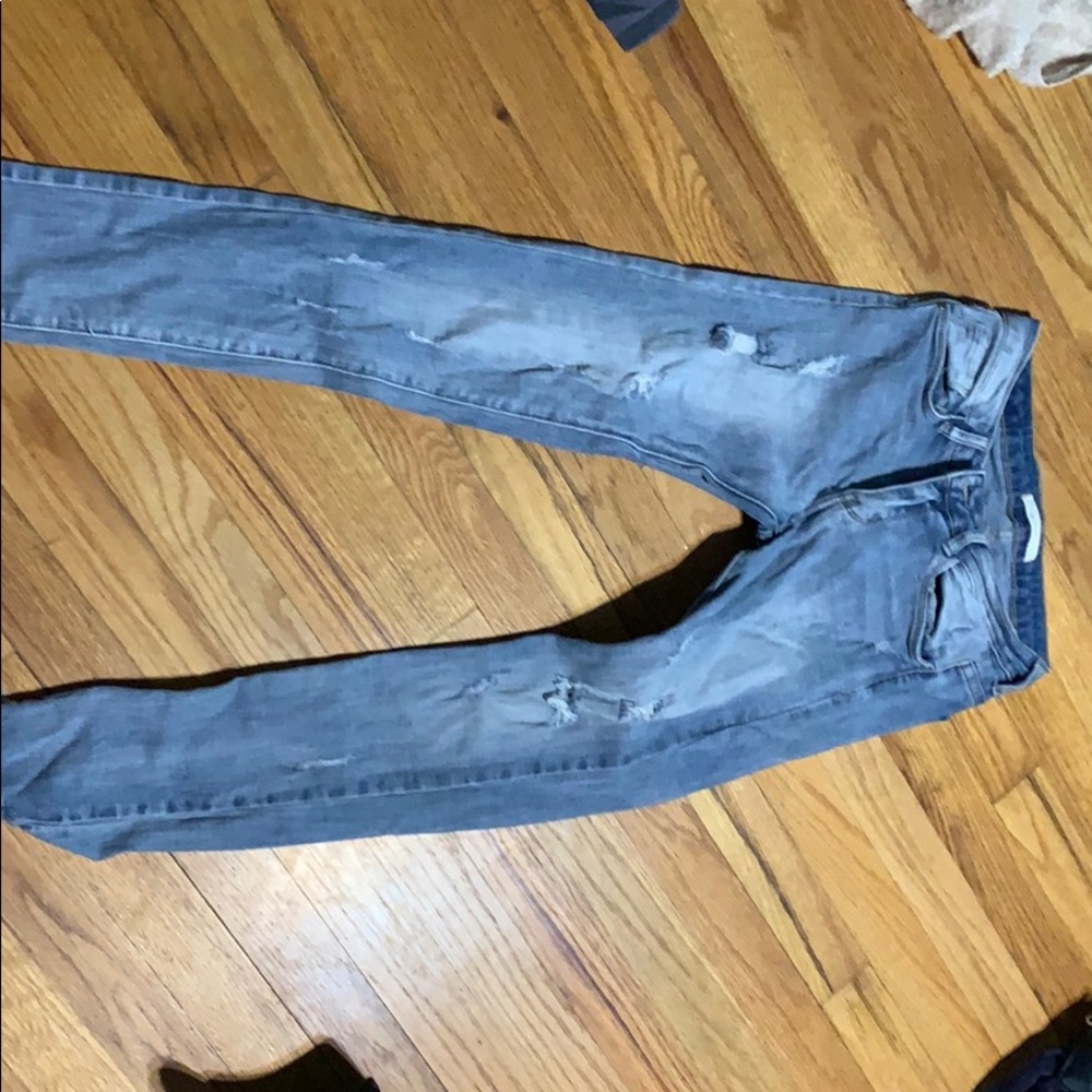 02 Unique denim ripped jeans